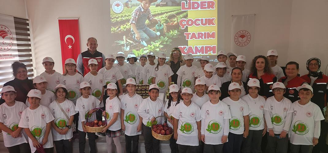 ÇANAKKALE'DE LİDER ÇOCUK TARIM KAMPI BAŞARIYLA GERÇEKLEŞTİ: 2025 TEMASI KOOPERATİFÇİLİK OLDU