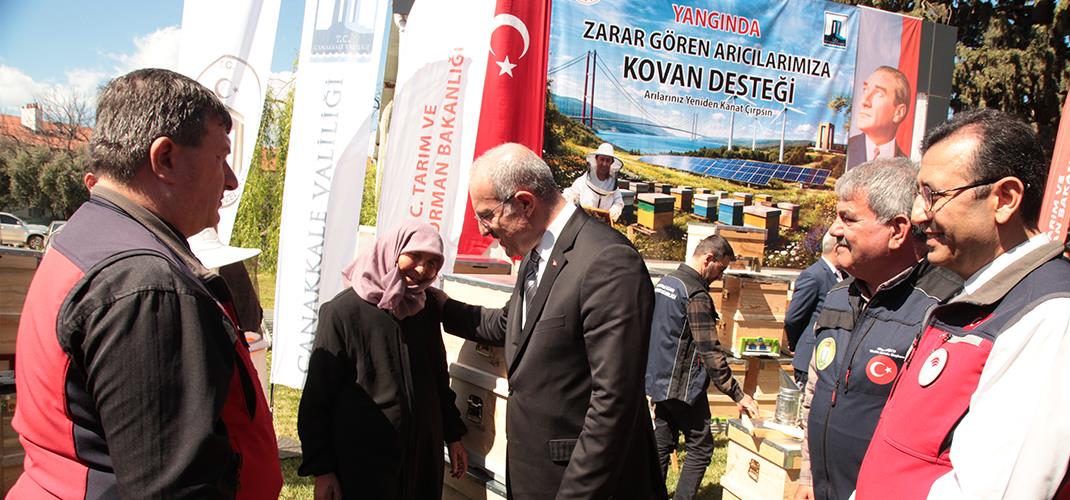 ÇANAKKALE’DE YANGINDAN ETKİLENEN ARICILARA KOVAN DESTEĞİ SAĞLANDI